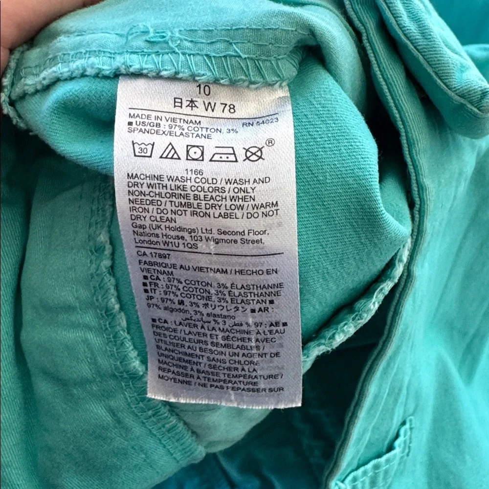 GAP Women's Aqua Shorts Size: 10 ✨